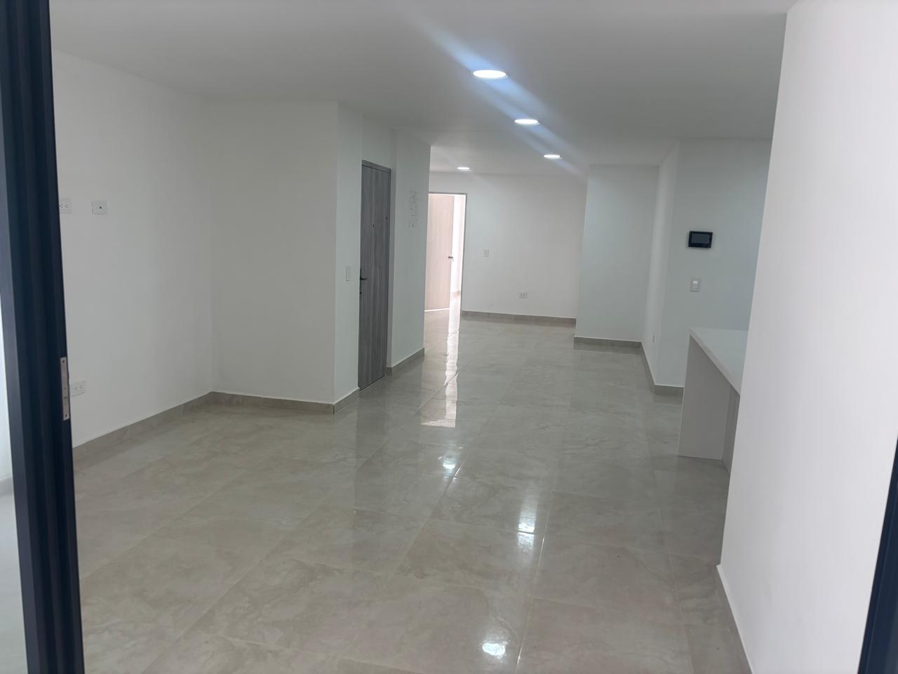 Apartamento Nuevo en La Catellana 3