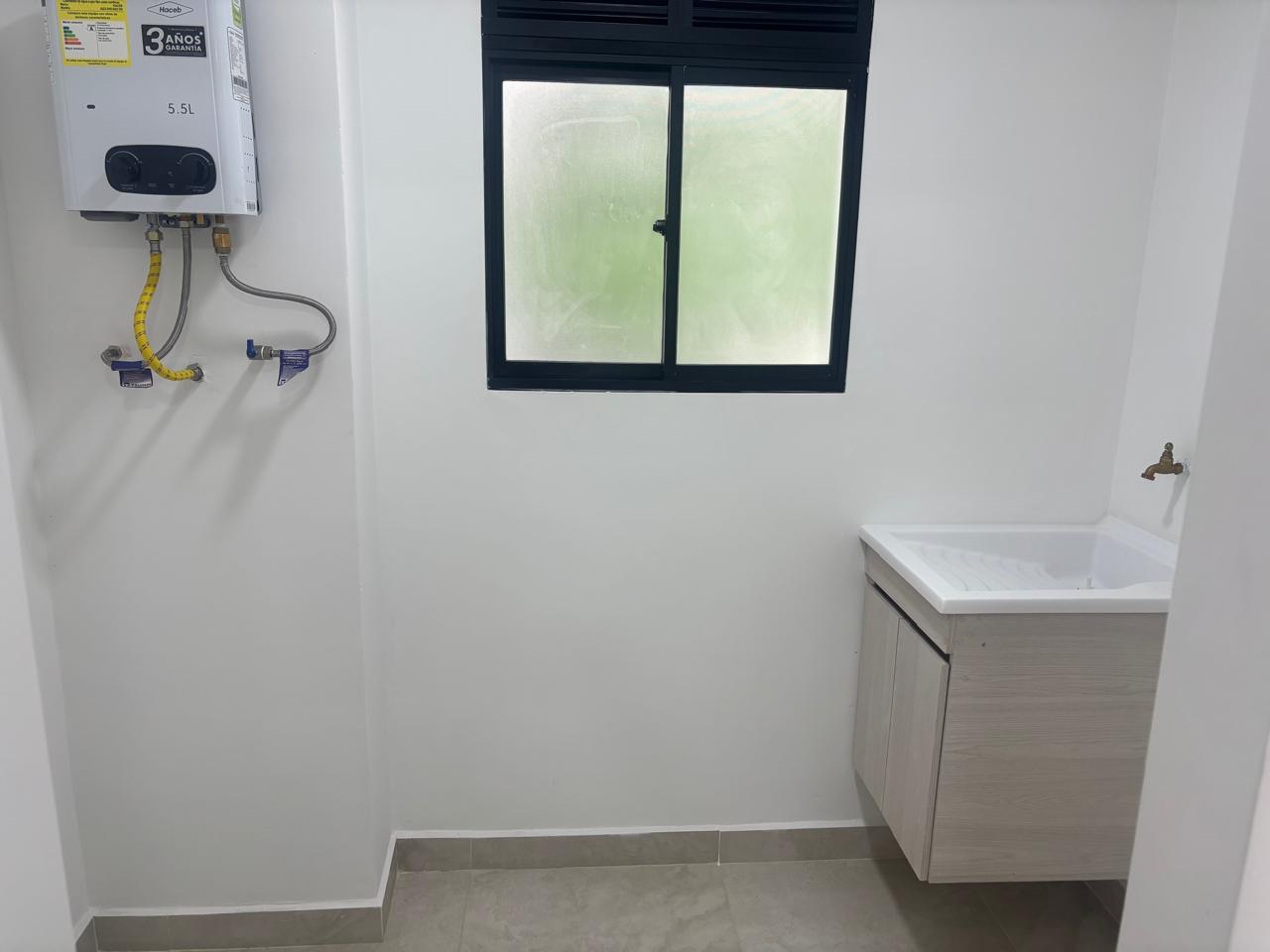 Apartamento Nuevo en La Catellana 11